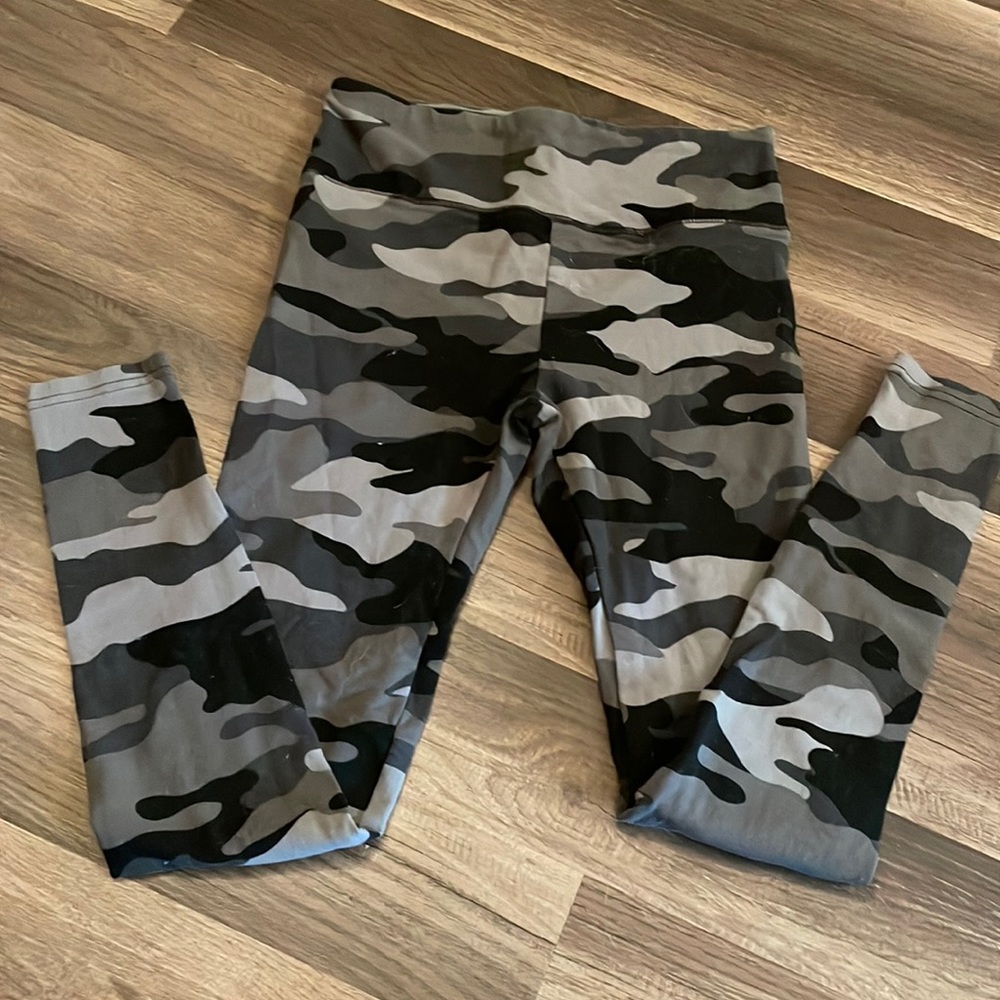 camp print leggings